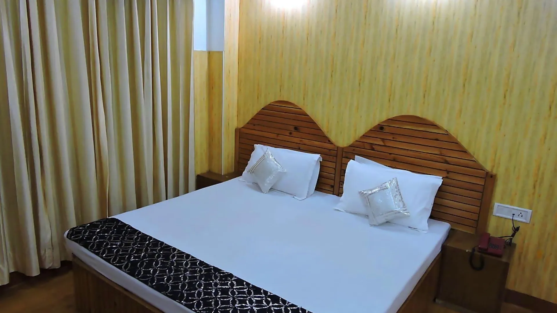 Oyo 2400 Hotel Chaman Palace Shimla