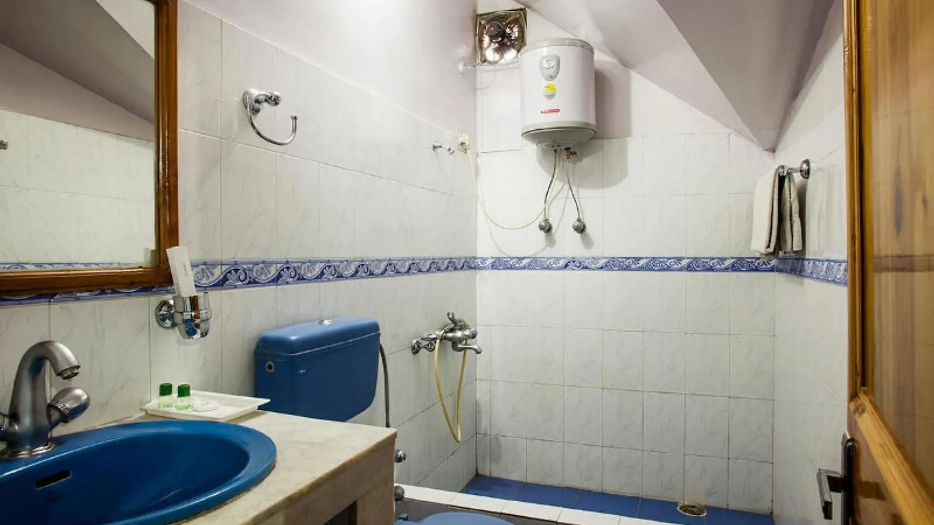Oyo 2400 Hotel Chaman Palace Shimla