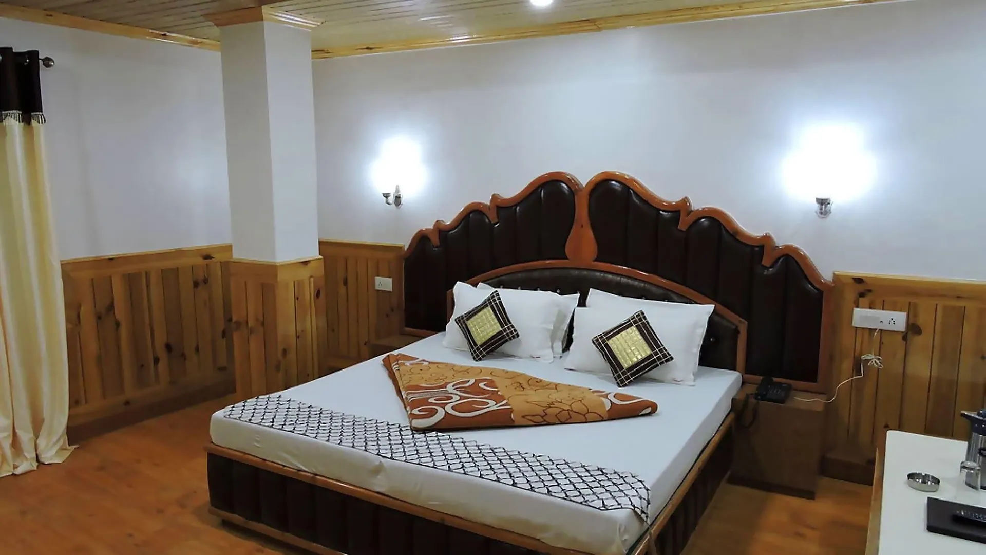 Oyo 2400 Hotel Chaman Palace Shimla 3*,