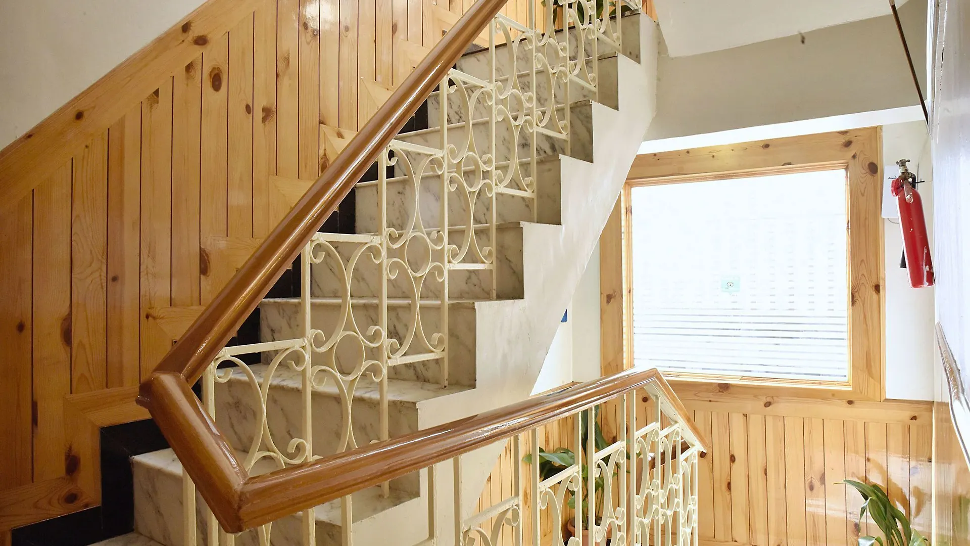 Oyo 2400 Hotel Chaman Palace Shimla