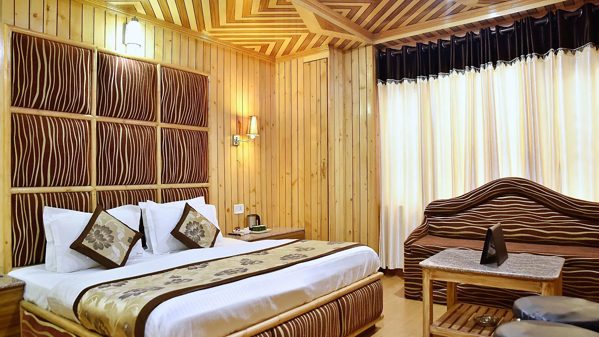 Oyo 2400 Hotel Chaman Palace Shimla India